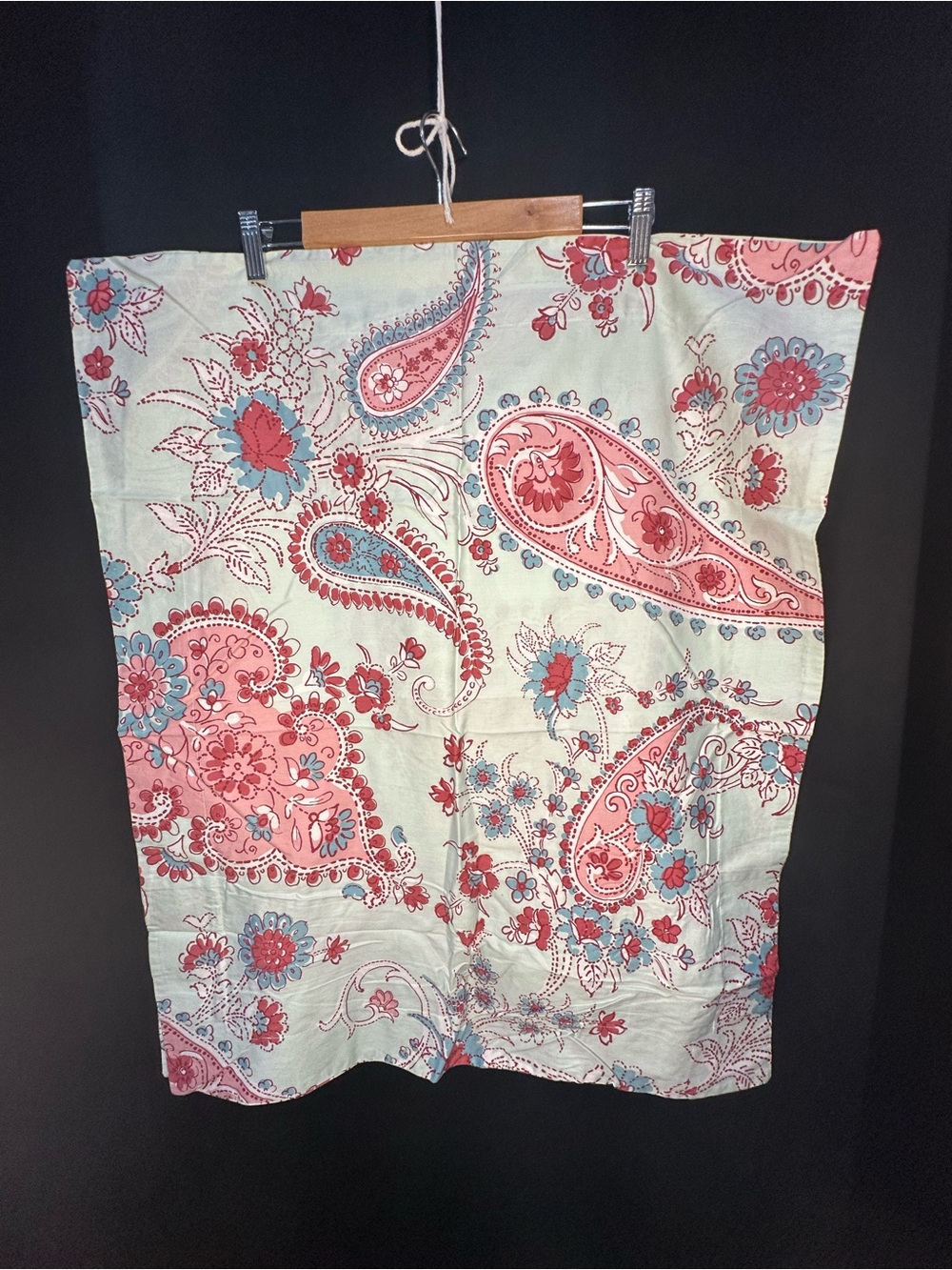 Pastel Paisley Floral duvet cover with 2 shams. Reddish Pink & aqua on Mint